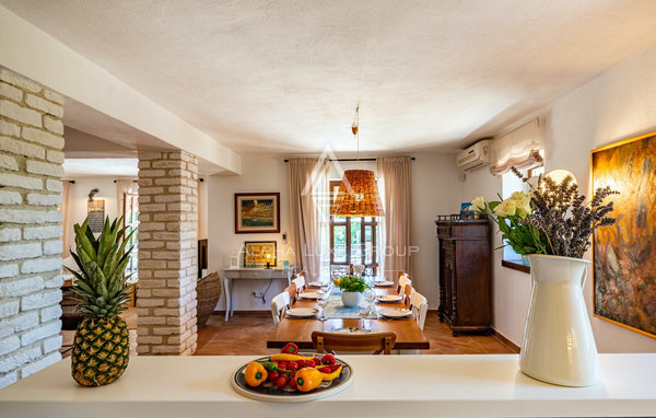 Istra, Višnjan: Kamnita vila z bazenom in intimo