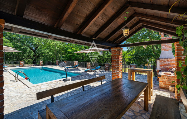 Istra, Višnjan: Kamnita vila z bazenom in intimo