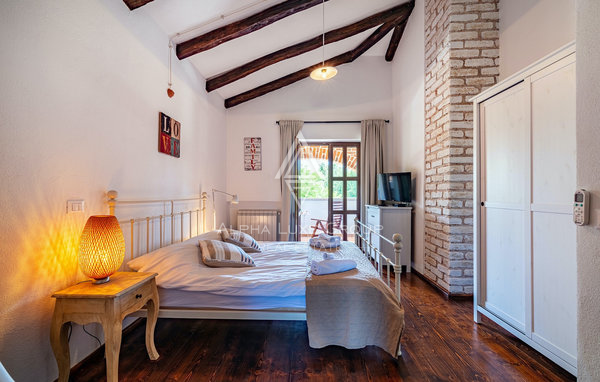 Istra, Višnjan: Kamnita vila z bazenom in intimo