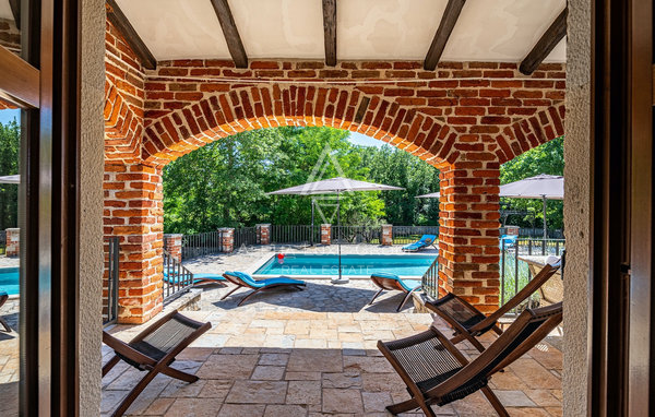 Istra, Višnjan: Kamnita vila z bazenom in intimo