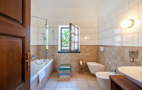 Istra, Višnjan: Kamnita vila z bazenom in intimo