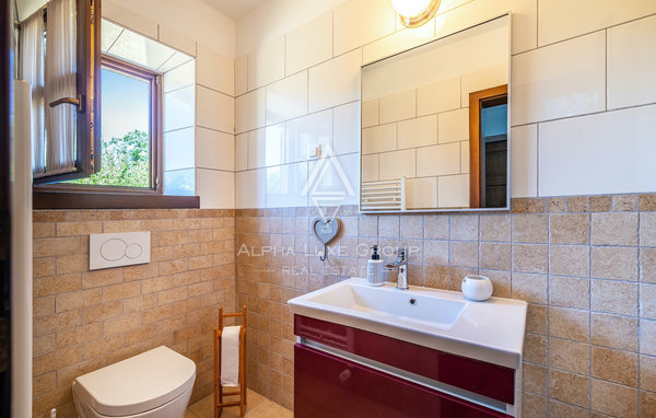 Istra, Višnjan: Kamnita vila z bazenom in intimo