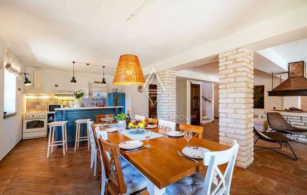 Istra, Višnjan: Kamnita vila z bazenom in intimo