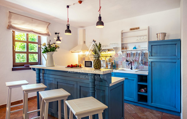 Istra, Višnjan: Kamnita vila z bazenom in intimo