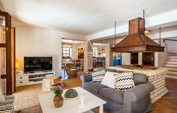 Istra, Višnjan: Kamnita vila z bazenom in intimo