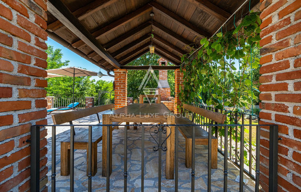 Istra, Višnjan: Kamnita vila z bazenom in intimo