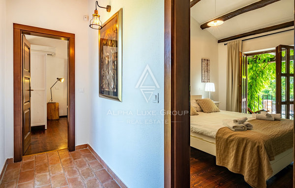 Istra, Višnjan: Kamnita vila z bazenom in intimo