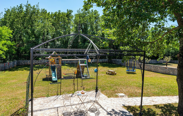 Istra, Višnjan: Kamnita vila z bazenom in intimo