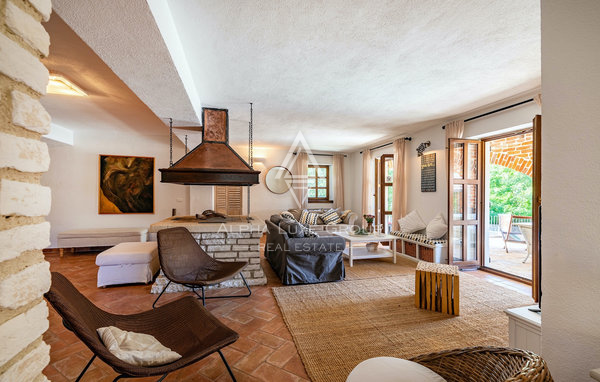 Istra, Višnjan: Kamnita vila z bazenom in intimo