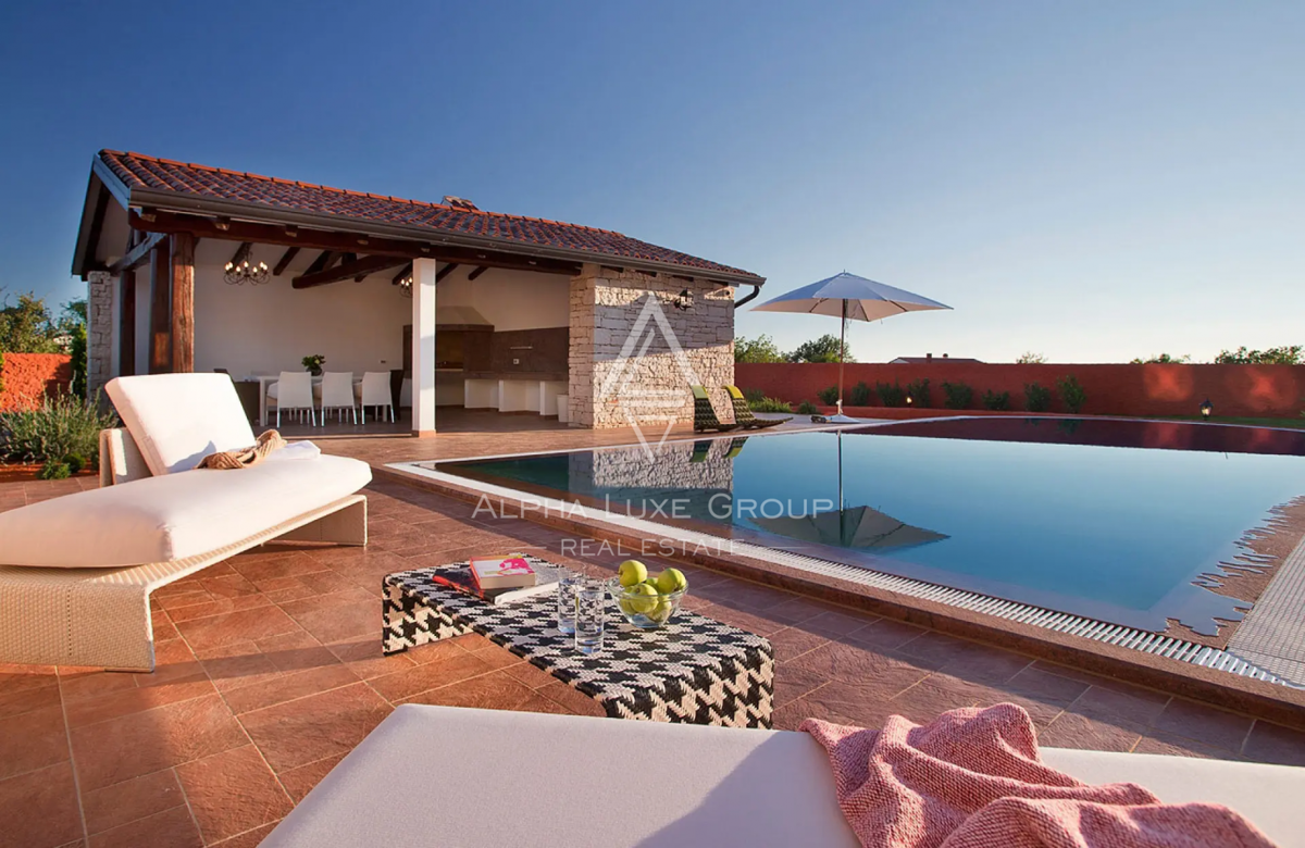 Istra, Svetvinčenat – Moderna vila z bazenom