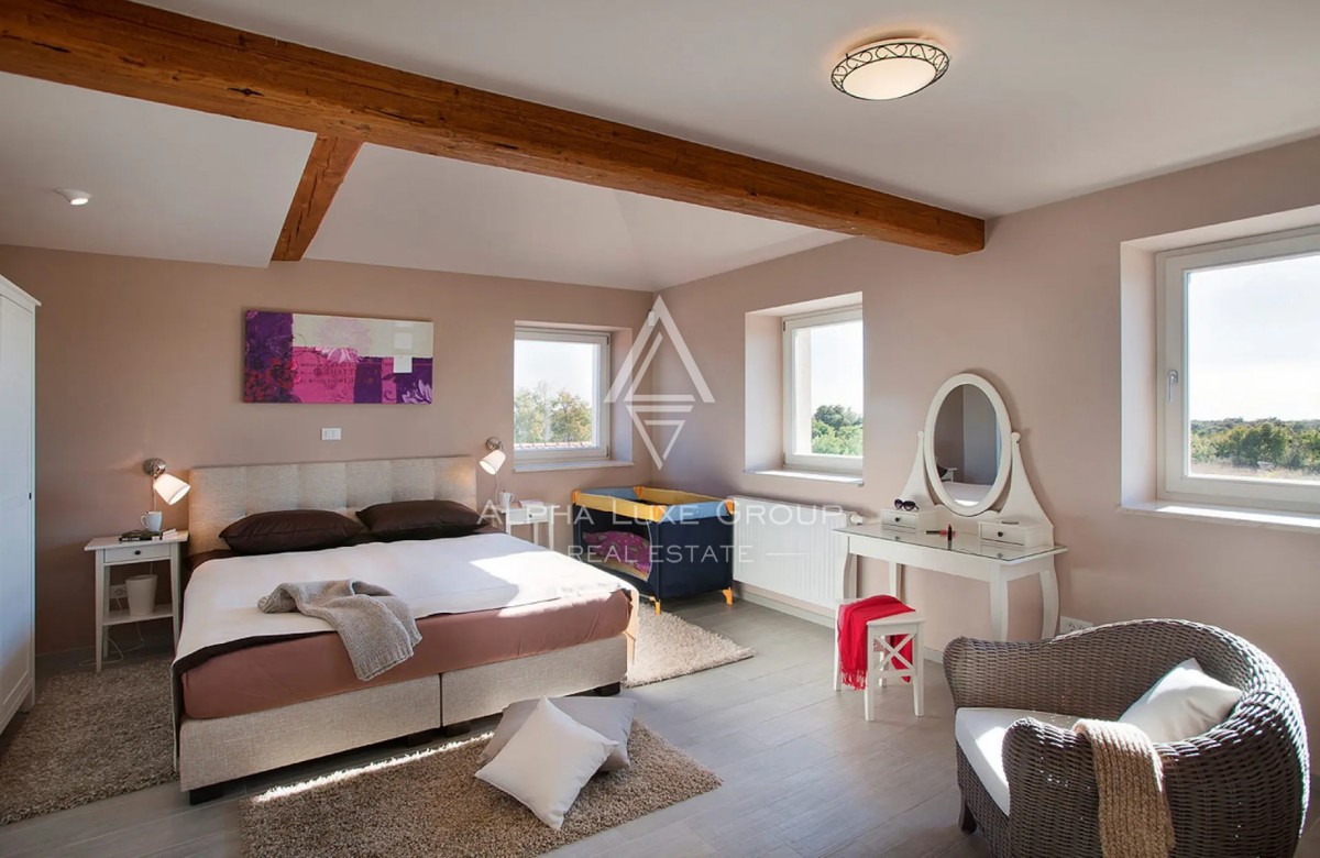 Istra, Svetvinčenat – Moderna vila z bazenom