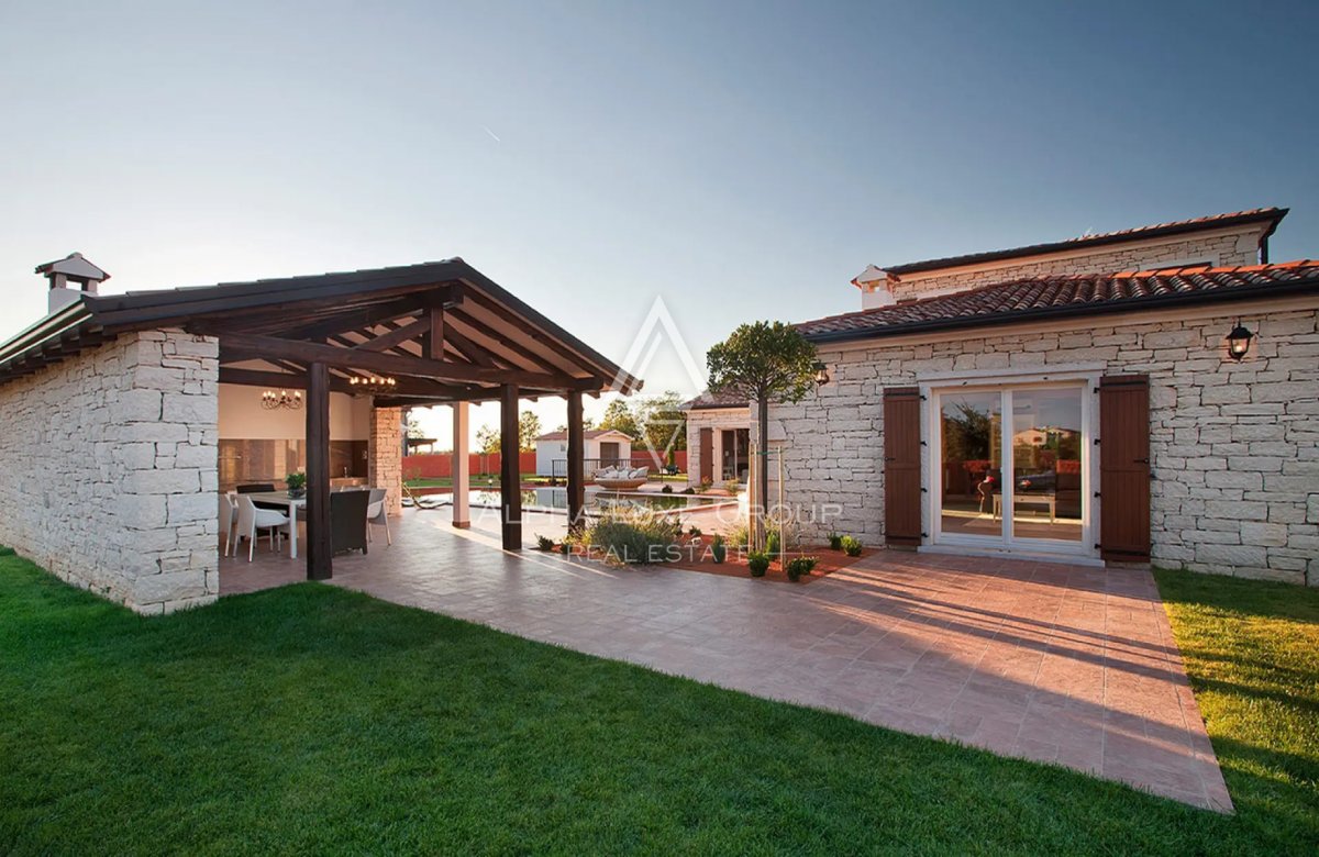 Istra, Svetvinčenat – Moderna vila z bazenom