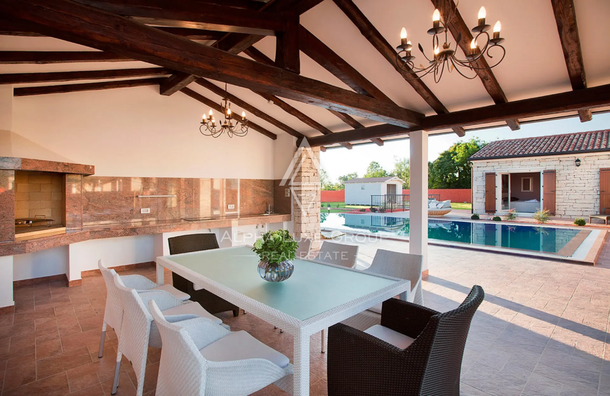 Istra, Svetvinčenat – Moderna vila z bazenom