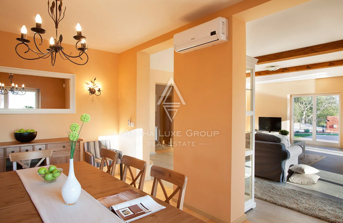 Istra, Svetvinčenat – Moderna vila z bazenom