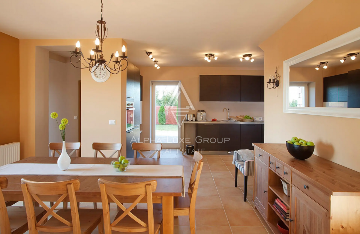 Istra, Svetvinčenat – Moderna vila z bazenom