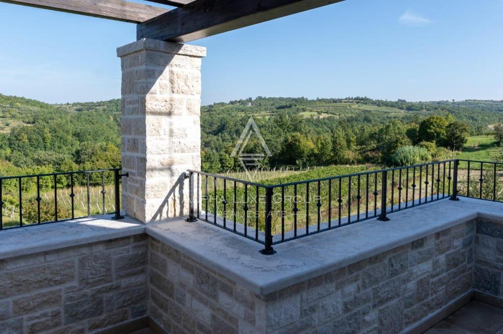 Istra, Momjan: Luksuzna vila s panoramskim razgledom