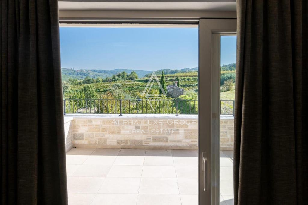 Istra, Momjan: Luksuzna vila s panoramskim razgledom