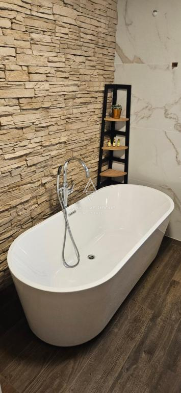 Istra, Momjan: Luksuzna vila s panoramskim razgledom