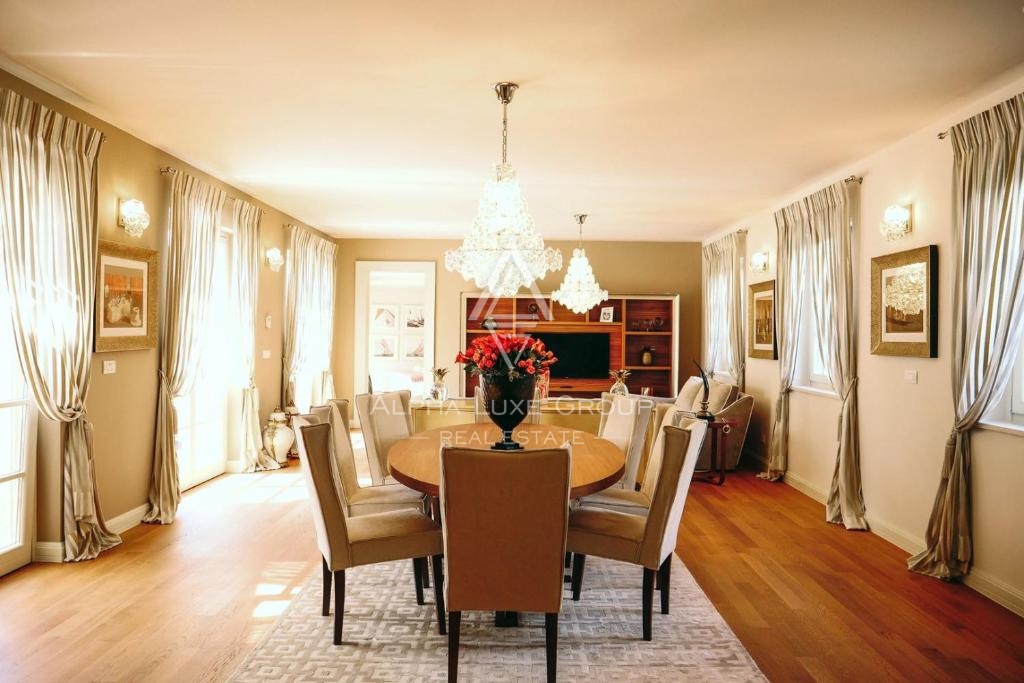 Istra, Poreč – Luksuzna vila z bazenom in pogledom na morje