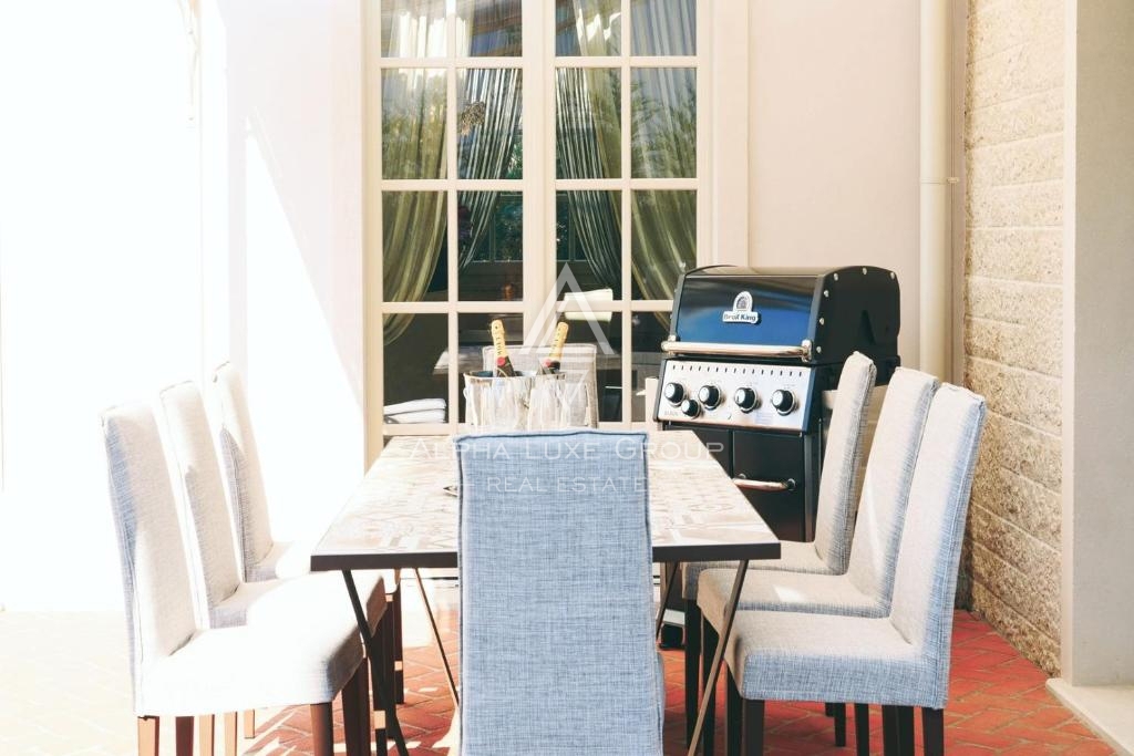 Istra, Poreč – Luksuzna vila z bazenom in pogledom na morje