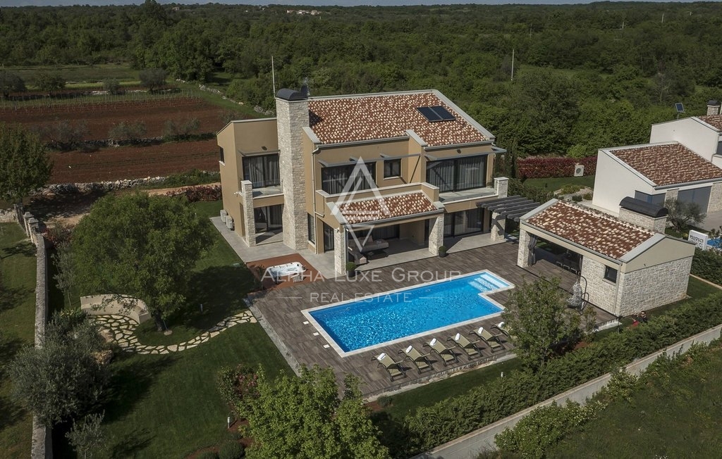 Istra, Sveti Lovreč- Moderna vila z bazenom in velikim vrtom
