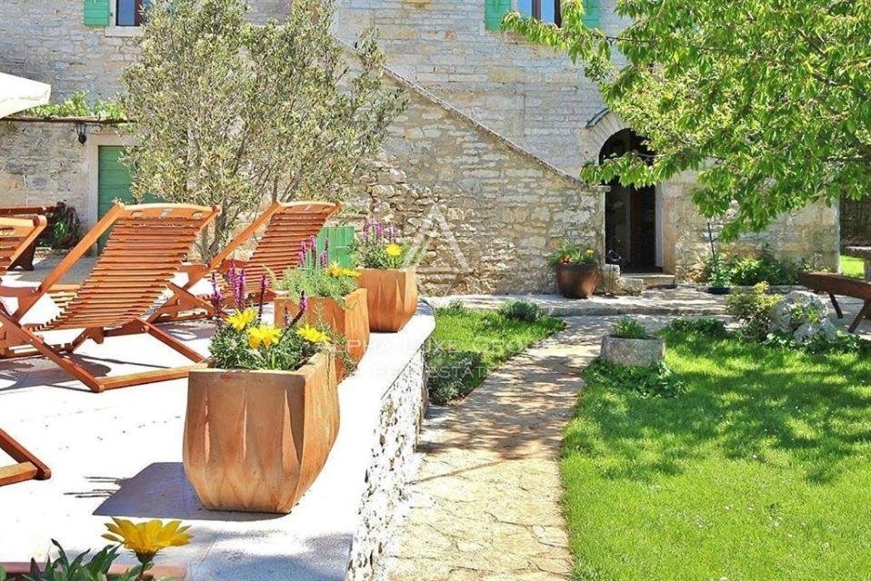 Istra, Žminj – Avtohtona istrska kamnita hiša z bazenom naprodaj
