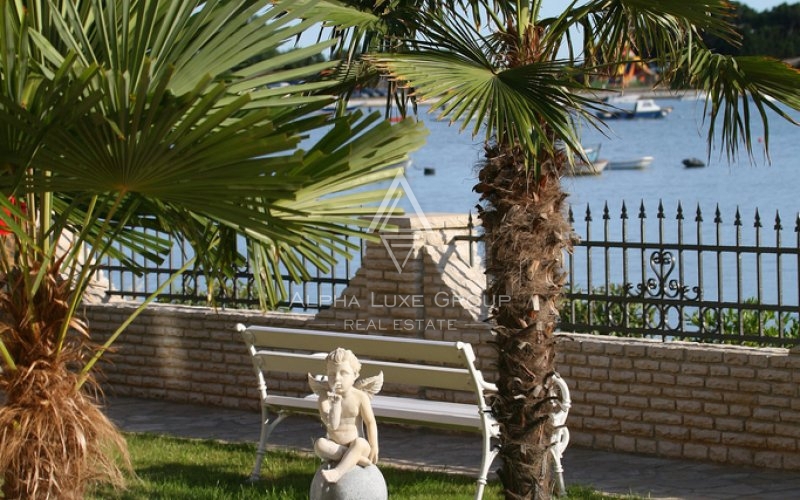 Istra, Medulin – Edinstvena vila ob plaži z investicijskim potencialom