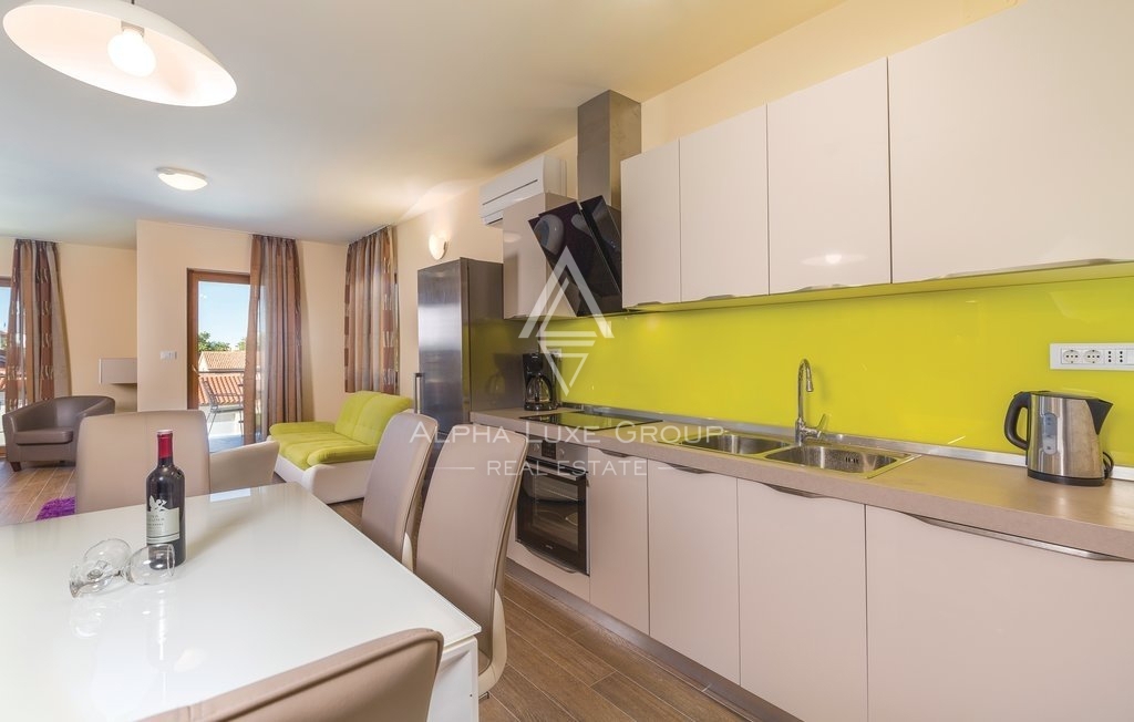 Istra, Medulin - Banjole: Prostoren in svetel apartma naprodaj