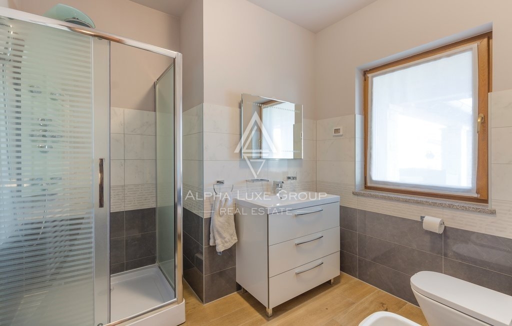 Istra, Medulin - Banjole: Prostoren in svetel apartma naprodaj