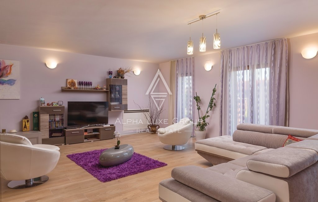 Istra, Medulin - Banjole: Prostoren in svetel apartma naprodaj