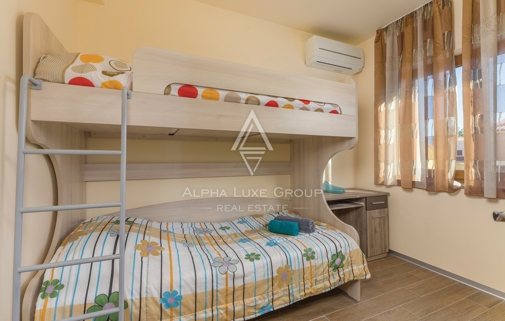 Istra, Medulin - Banjole: Prostoren in svetel apartma naprodaj