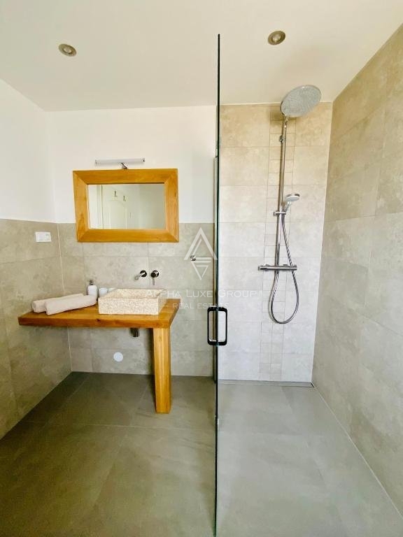 Labin, Istra: Vrhunska moderna vila z bazenom in obsežnim vrtom