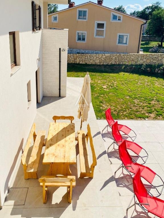 Labin, Istra: Vrhunska moderna vila z bazenom in obsežnim vrtom