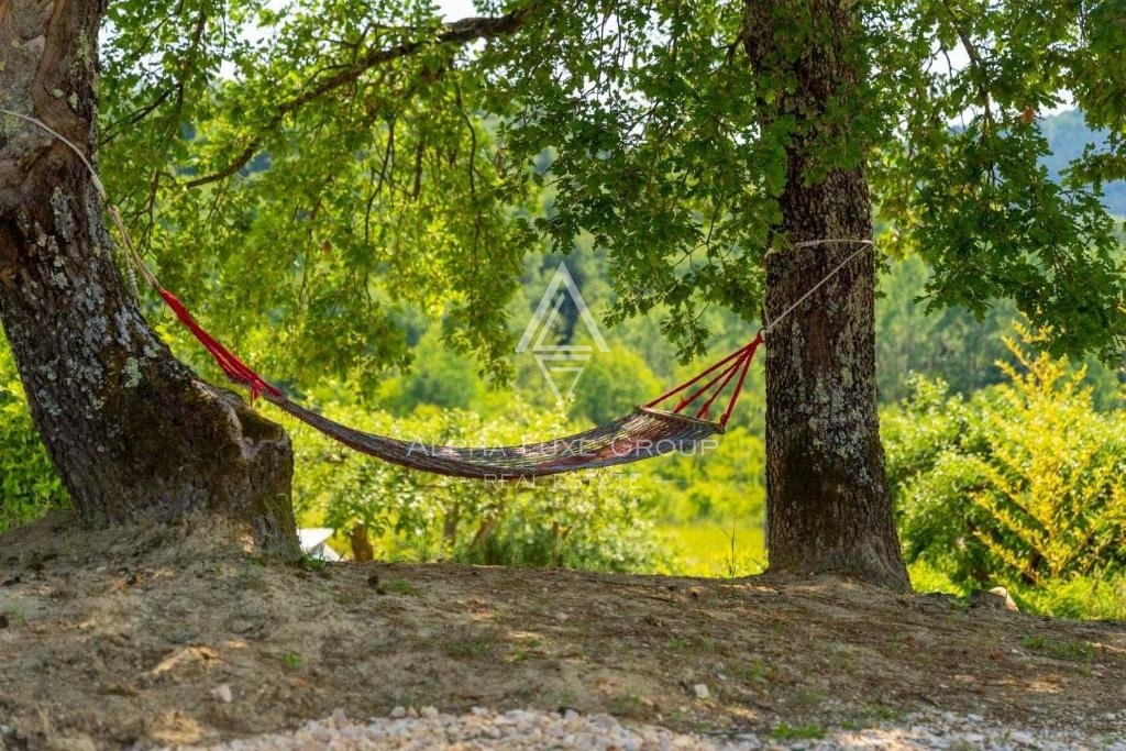 Novaki Pazinski, Istra: Sodobna vila z bazenom na osamljeni lokaciji