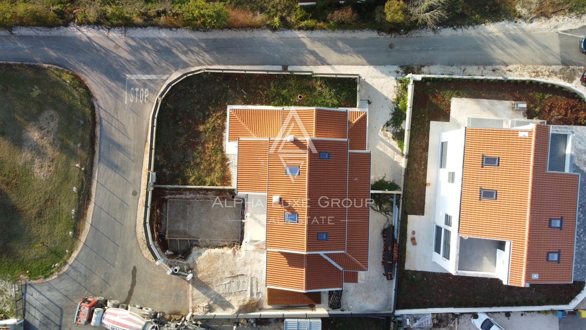 Poreč, Istra - Elegantna dvostanovanjska hiša blizu morja