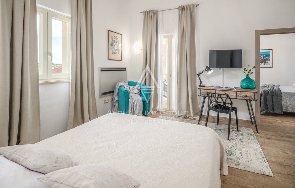 Razkošna Vila z Oljčnim Nasadom v Vodnjanu, Istri: Sinteza Elegance in Narave