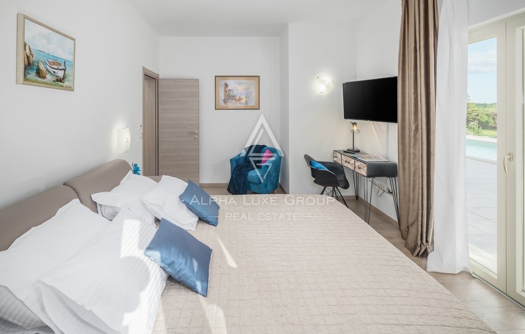 Razkošna Vila z Oljčnim Nasadom v Vodnjanu, Istri: Sinteza Elegance in Narave