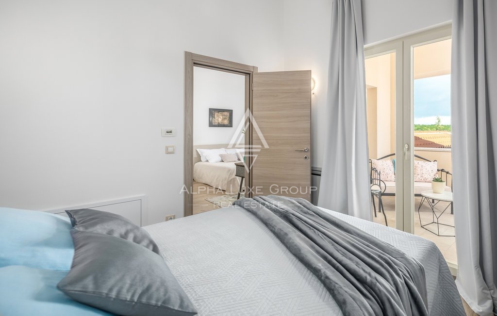 Razkošna Vila z Oljčnim Nasadom v Vodnjanu, Istri: Sinteza Elegance in Narave