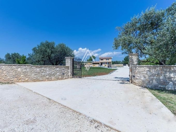 Fažana, Istra: Ekskluzivna vila s čudovitim pogledom na morje in bazenom