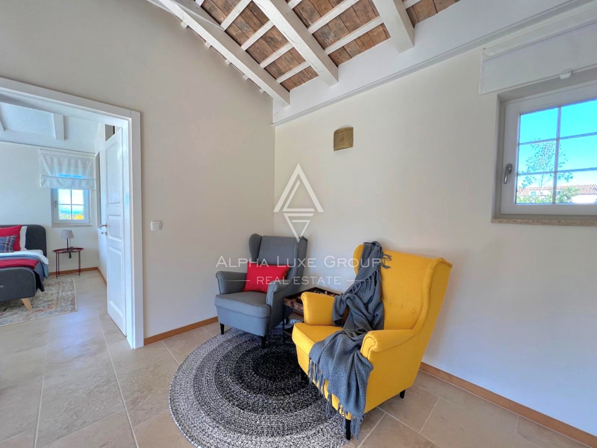 Poreč, Istra: Moderno zasnovana hiša za prodajo na iskani lokaciji