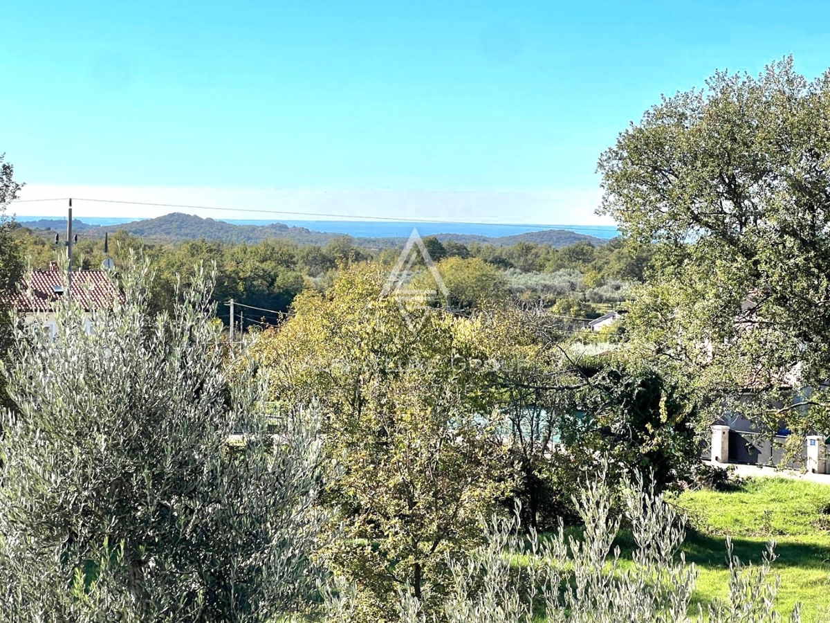 Poreč, Istra: Moderno zasnovana hiša za prodajo na iskani lokaciji