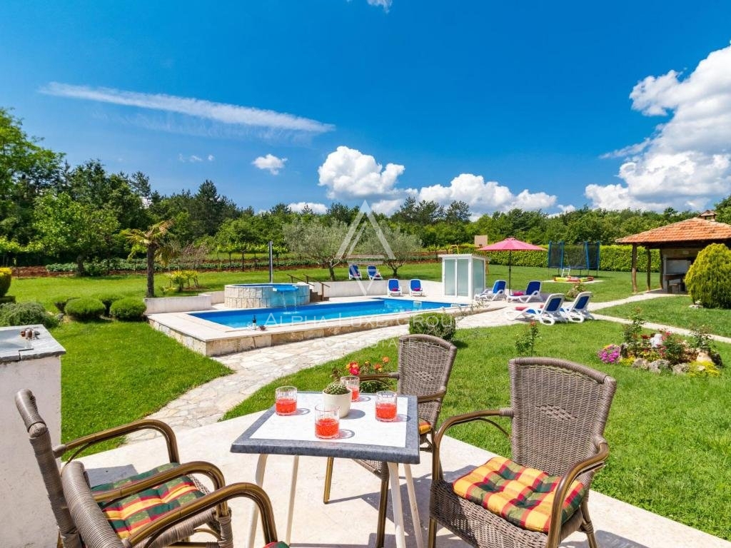 Čudovita hiša z bazenom in velikim vrtom, Istra, Motovun