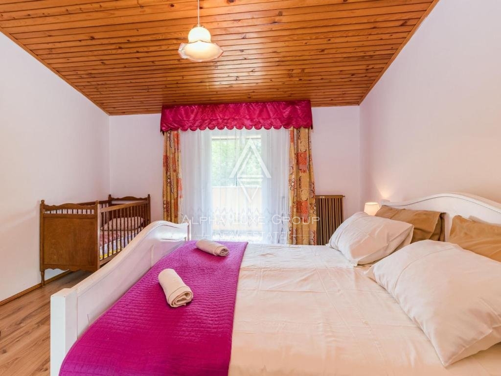 Čudovita hiša z bazenom in velikim vrtom, Istra, Motovun