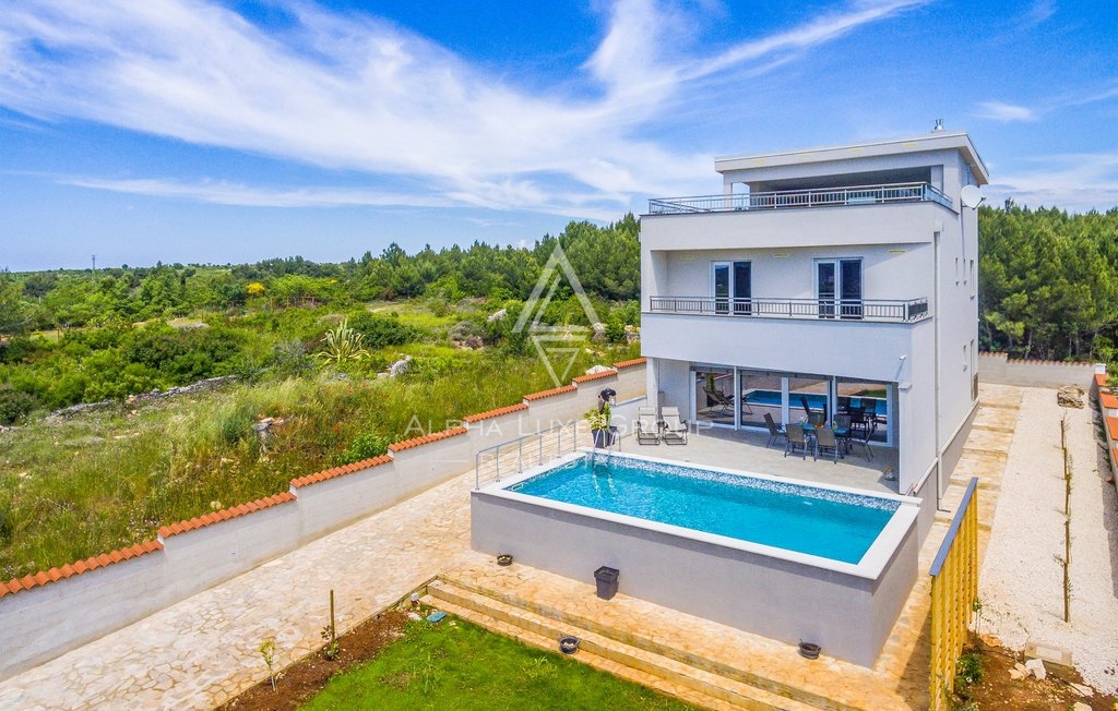 Čudovita vila z bazenom, 300M do plaže, Istra, Pula