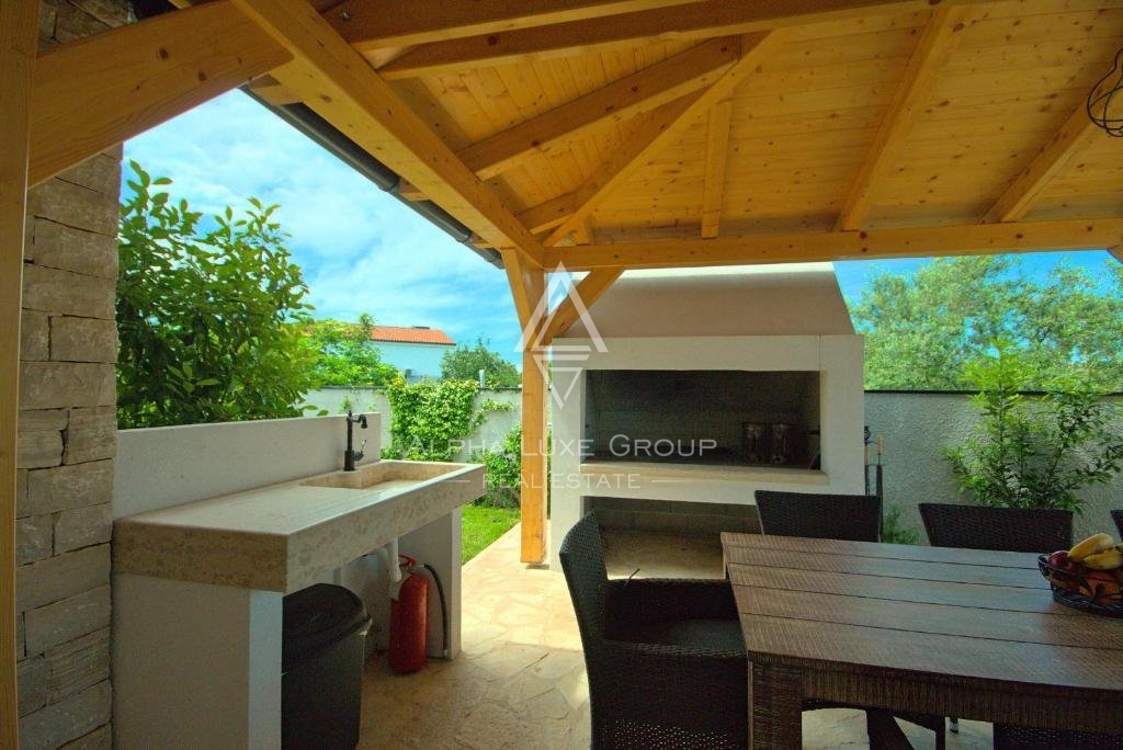 Čudovita kamnita vila z bazenom in pogledom na morje, Istra, Poreč