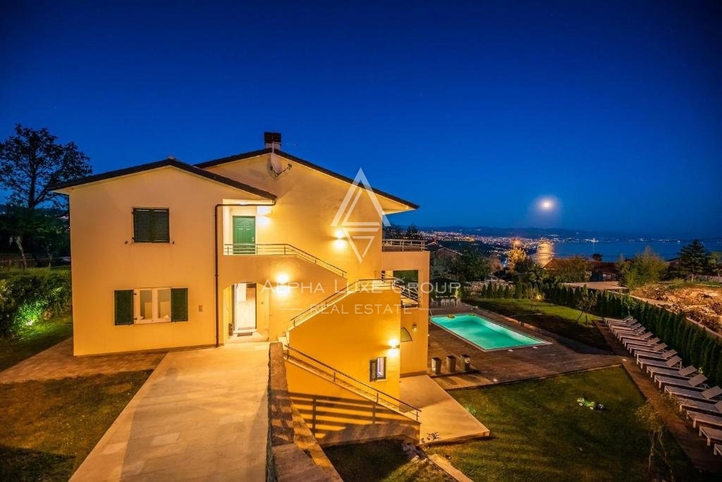 Opatija: OsUPna vila s pogledom na morje