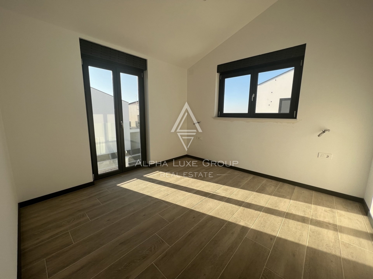 ALPHA LUXE GROUP proda hišo, novogradnja, Poreč
