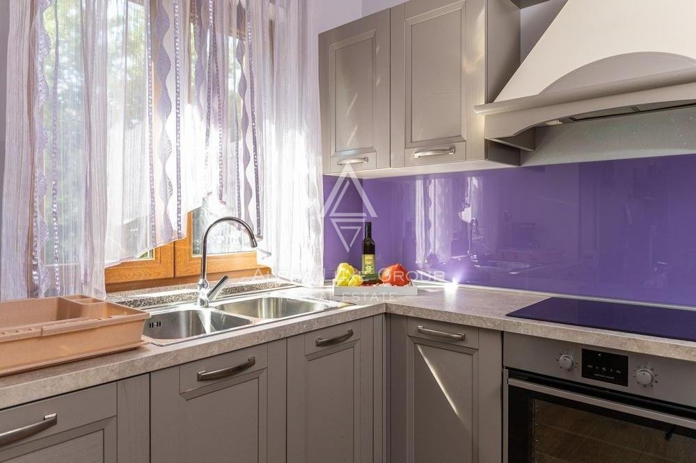 Lepa apartmajska hiša z bazenom blizu morja, Istra, Medulin