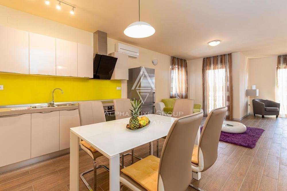 Lepa apartmajska hiša z bazenom blizu morja, Istra, Medulin