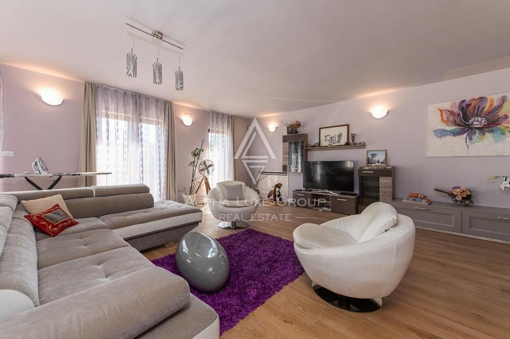 Lepa apartmajska hiša z bazenom blizu morja, Istra, Medulin